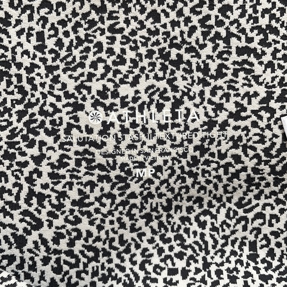 Athleta Salutation Stash II Textured Tight - Picture 4 of 6